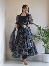 Load image into Gallery viewer, Dudesunity&#39;s Lehenghacholi
